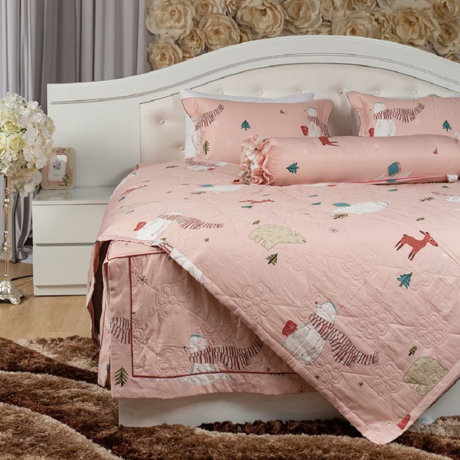 Bộ chăn ga gối màu hồng trang trí phòng ngủ bé gái