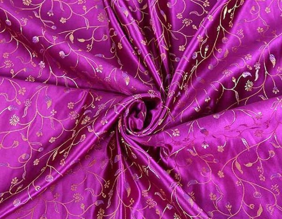 Vải gấm là chất vải có hoa văn trực tiếp được dệt trên mặt vải