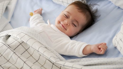 Các bé nằm nệm cao su sẽ ngủ ngon hơn, thoải mái hơn